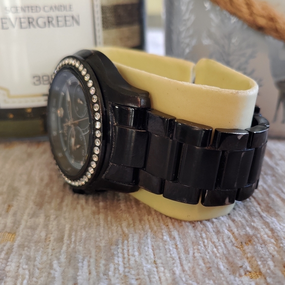 [SOLD ELSEWHERE] Black Women's Zodiac Watch Swiss Made - Picture 2 of 14